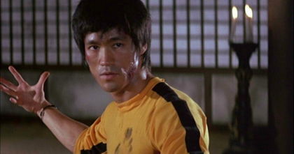 ¿SABÍAS QUE… Bruce Lee y Jackie Chan están relacionados por una recreativa clásica? ¿SABÍAS QUE… Bruce Lee y Jackie Chan están relacionados por una recreativa clásica?
