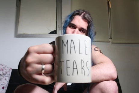 Un youtuber parodia el feminismo y se gana las iras de un sector de la red Un youtuber parodia el feminismo y se gana las iras de un sector de la red