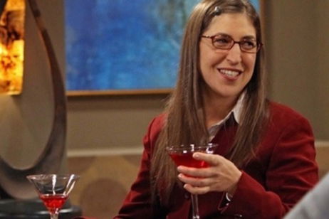 The Big Bang Theory: Mayim Bialik se convierte en Wonder Woman The Big Bang Theory: Mayim Bialik se convierte en Wonder Woman