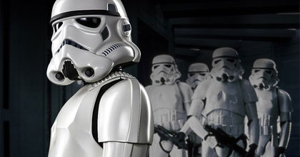Star Wars: Un hombre con una máscara de Soldado Imperial atraca un hotel de Málaga Star Wars: Un hombre con una máscara de Soldado Imperial atraca un hotel de Málaga