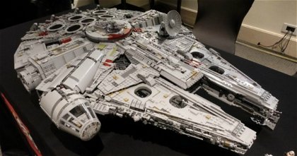 Star Wars: Así se construye el Halcón Milenario de LEGO a toda velocidad