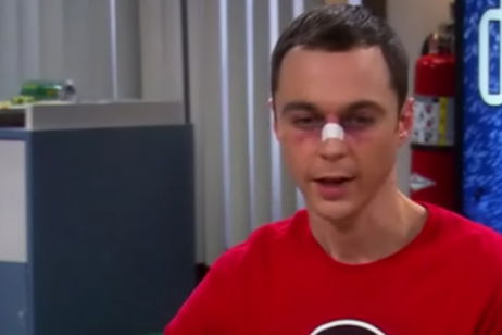 The Big Bang Theory: Sheldon Cooper escoge camiseta en función de su estado de ánimo The Big Bang Theory: Sheldon Cooper escoge camiseta en función de su estado de ánimo