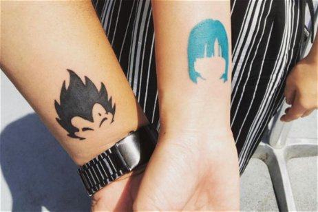 Una pareja se pasa Internet con sus tatuajes sobre Bulma y Vegeta de Dragon Ball