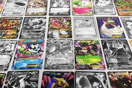 Convierte su colección de cartas Pokémon en una decoración única para su patinete Convierte su colección de cartas Pokémon en una decoración única para su patinete