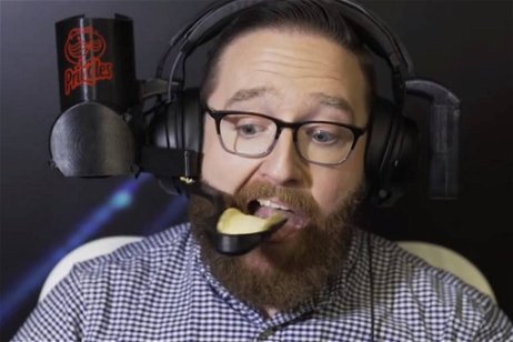 Pringles ha construido unos cascos gaming que te permiten comer sus patatas fritas mientras juegas