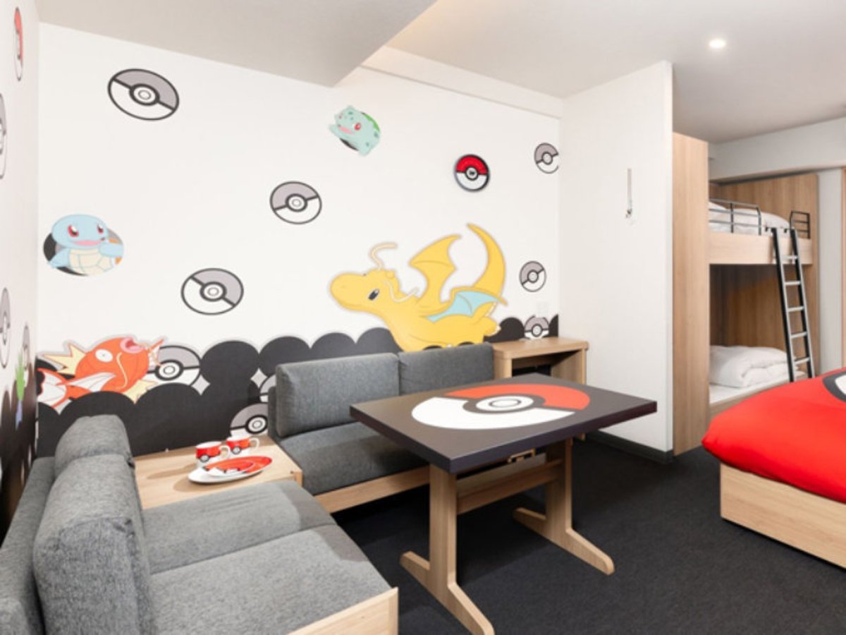 Vista general de una habitación del hotel Pokémon