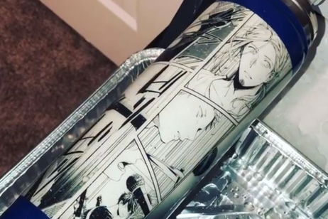 Crea alucinantes botellas con escenas épicas de mangas como One Piece o My Hero Academia Crea alucinantes botellas con escenas épicas de mangas como One Piece o My Hero Academia