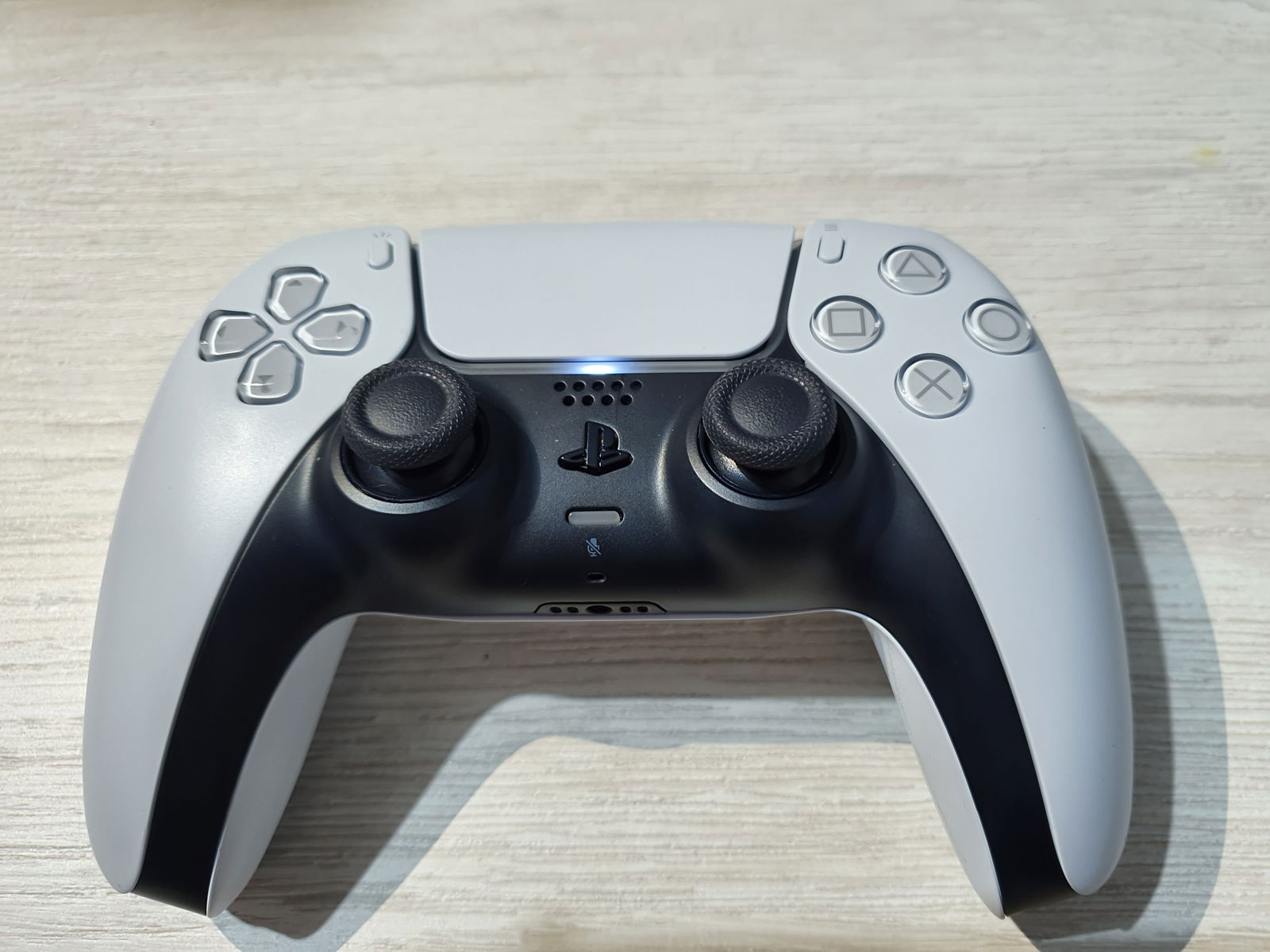 mando ps5 vista frontal