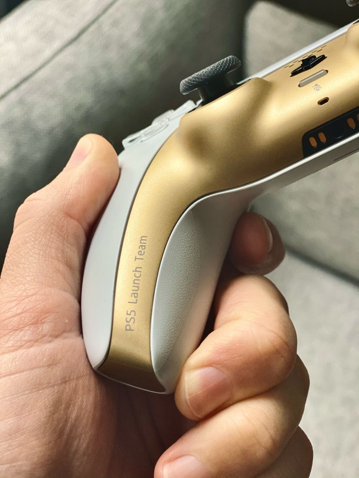 Mando dorado para PS5