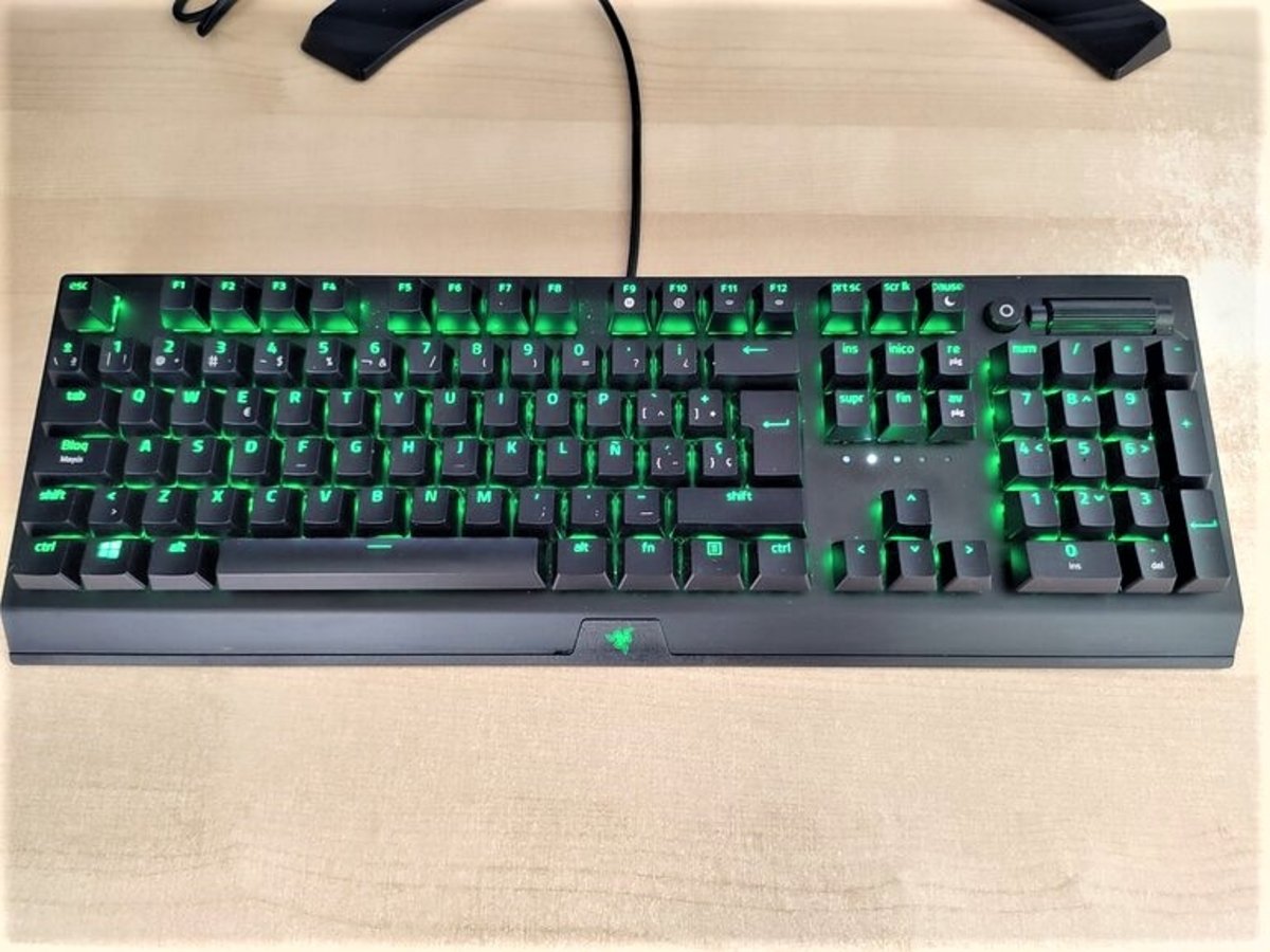Razer BlackWidow es un teclado de tamaño completo