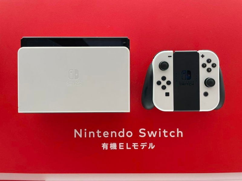 Nintendo Switch OLED 1