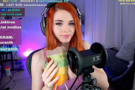 Amouranth, la polémica streamer de ASMR, responde a su quinto baneo en Twitch Amouranth, la polémica streamer de ASMR, responde a su quinto baneo en Twitch