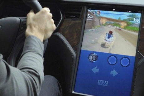 Tesla eliminará la posibilidad de jugar a videojuegos mientras se conduce Tesla eliminará la posibilidad de jugar a videojuegos mientras se conduce
