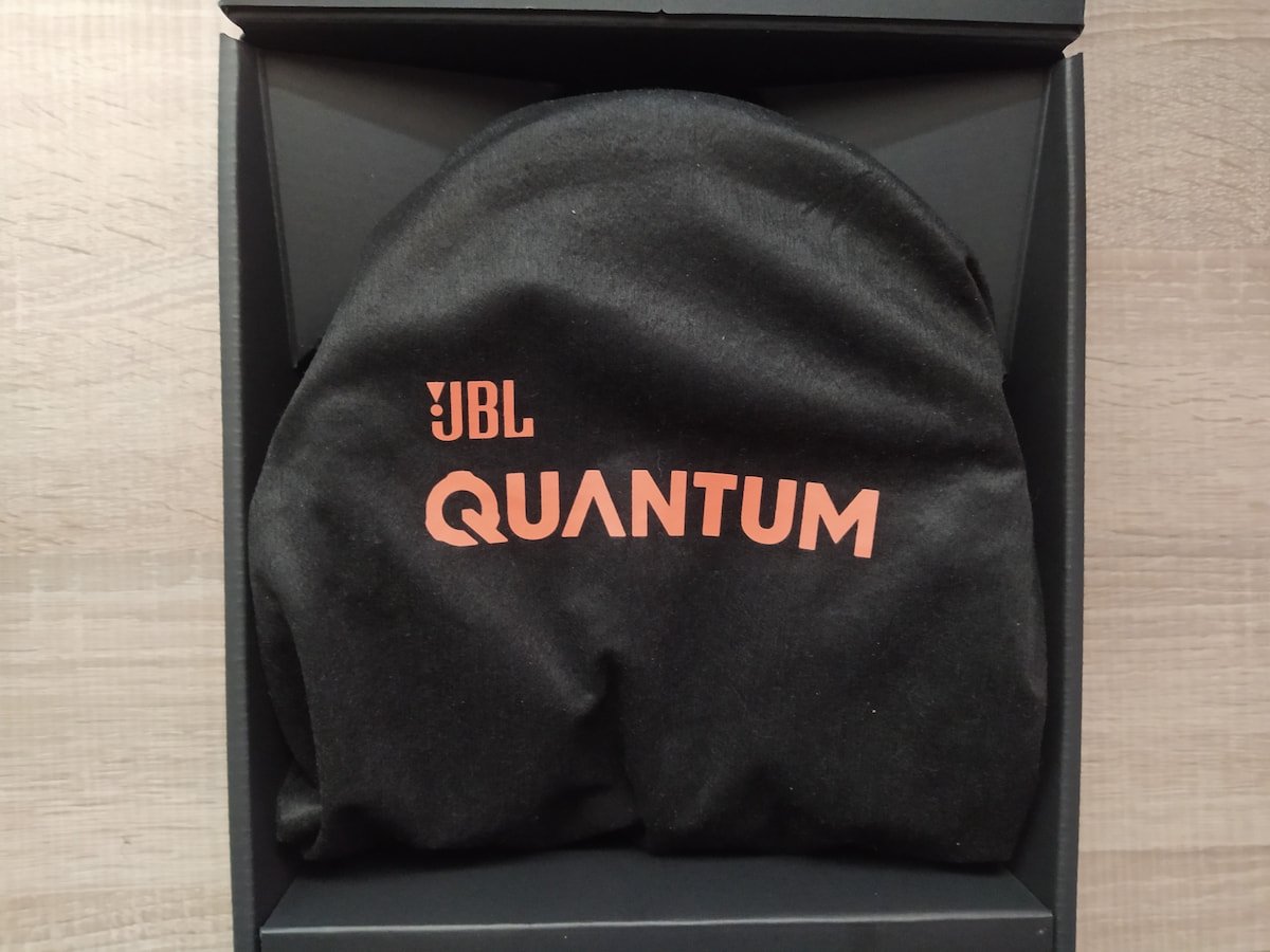 JBL Quantum 610 Wireless Caja