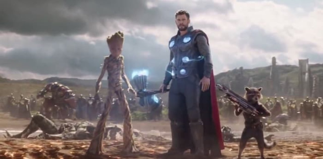 Thor, Ratchet y Groot llegando al campo de batalla en Los Vengadores - Infinity War