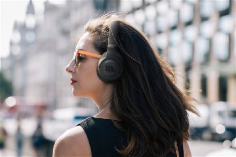 Bajonazo brutal: estos auriculares inalámbricos JBL tiran su precio más de 70 euros