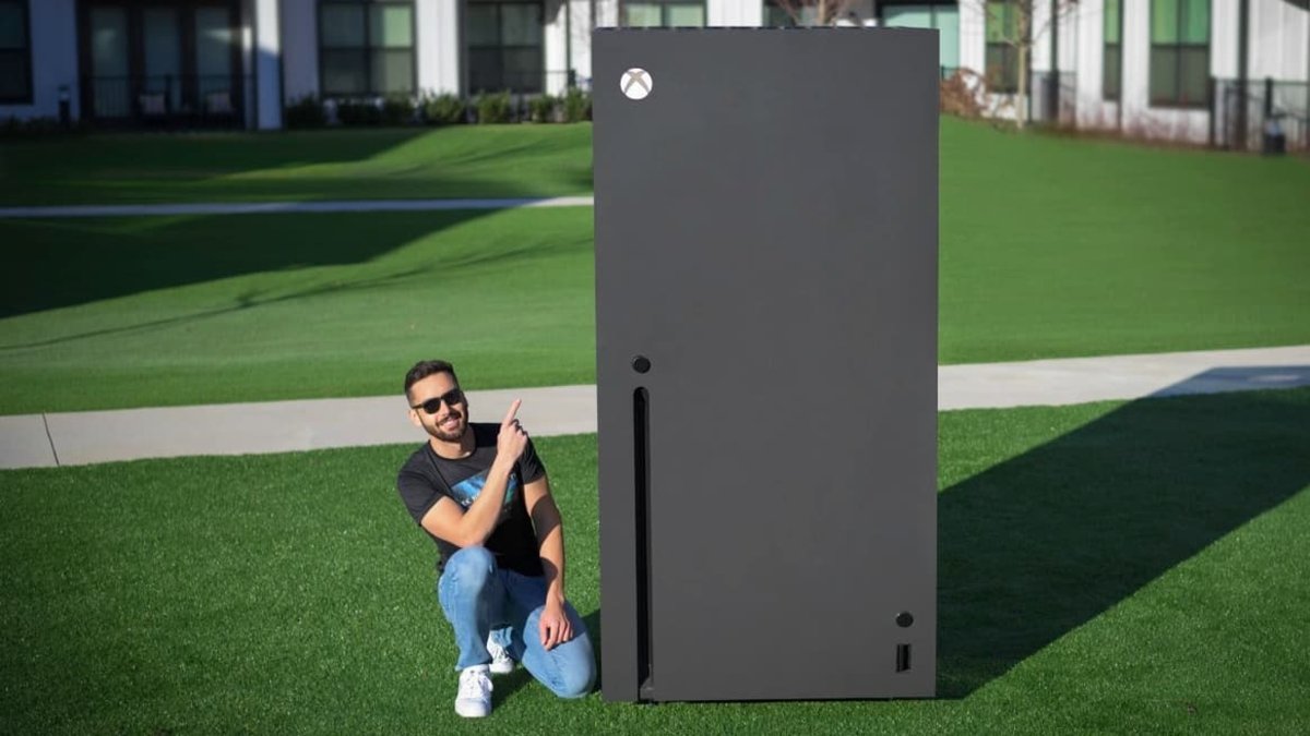 They build the largest Xbox Series X in the world and it works