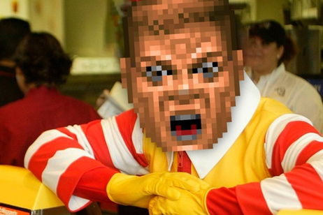DOOM aparece instalado en una máquina de pedidos de un McDonald's DOOM aparece instalado en una máquina de pedidos de un McDonald's