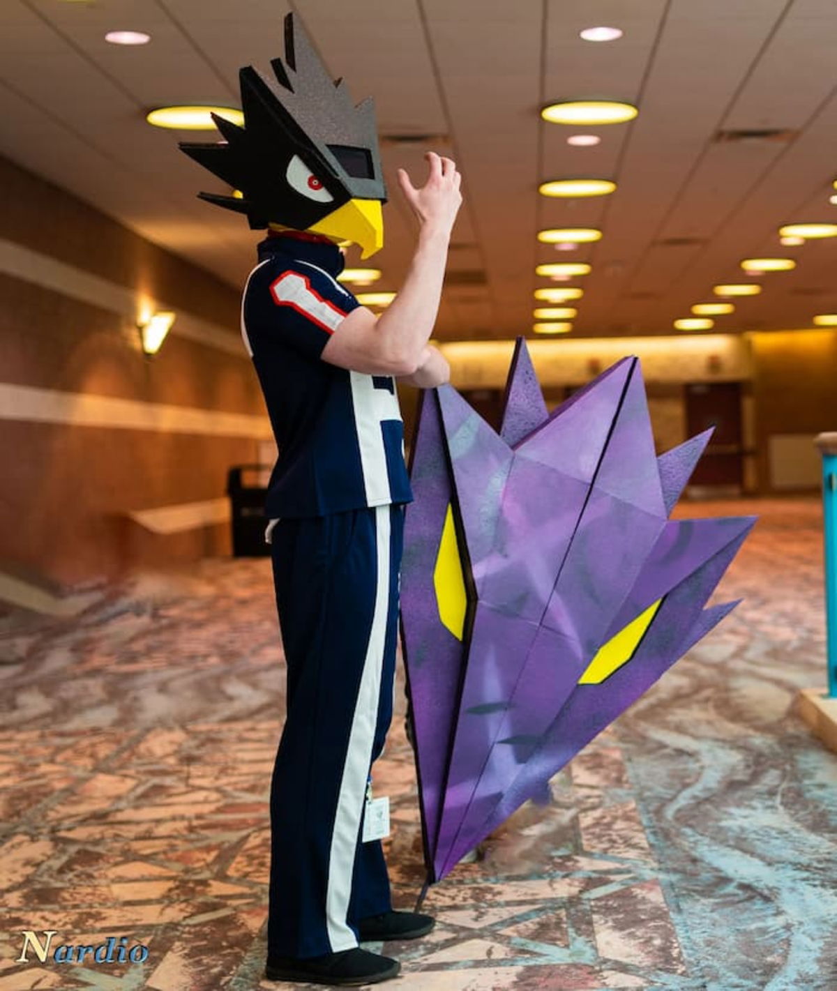 My Hero Academia Este Cosplay De Tokoyami Desata Todo Su Quirk En La Vida Real