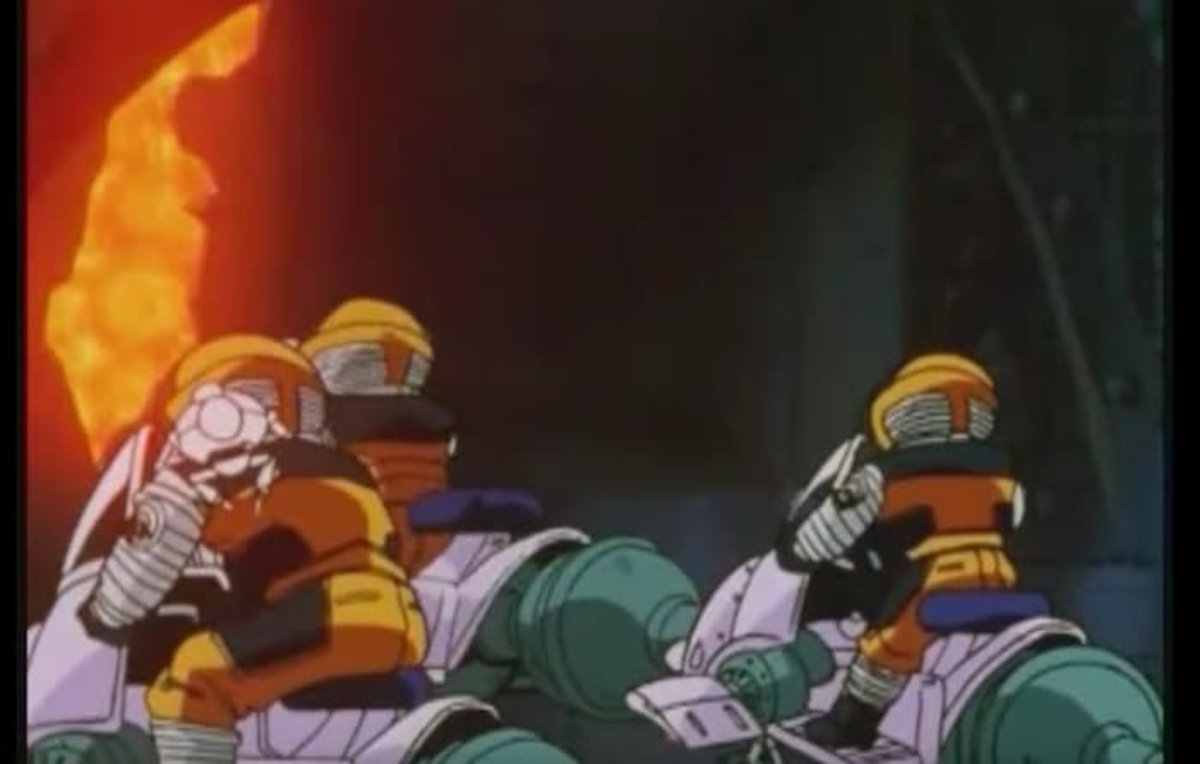 Goku, Pan y Trunks han abordado la nave en búsqueda de la esfera del Dragon