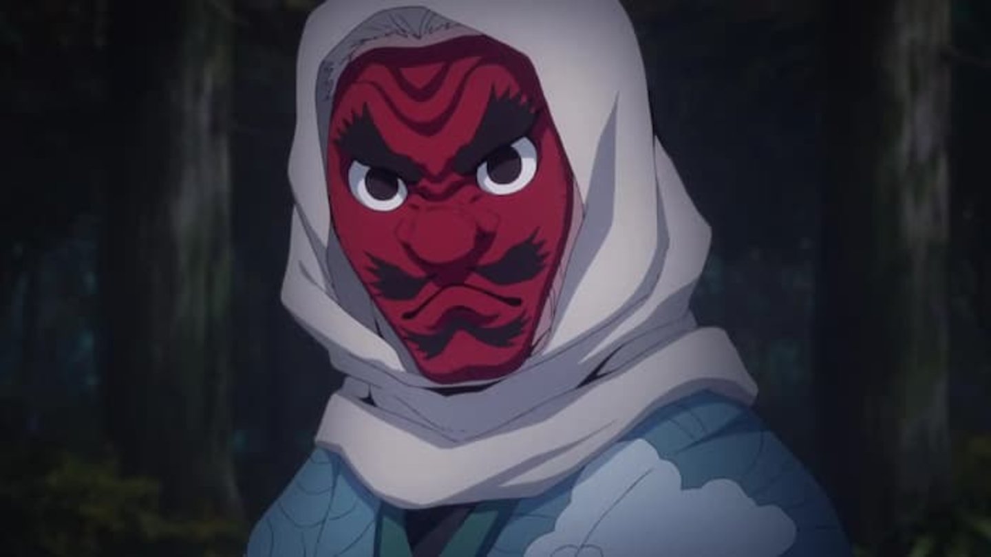 El uso de la máscara Tengu de Sakonji Urokodaki está ligado a su niñez, ya que poseía un rostro y apariencia dócil