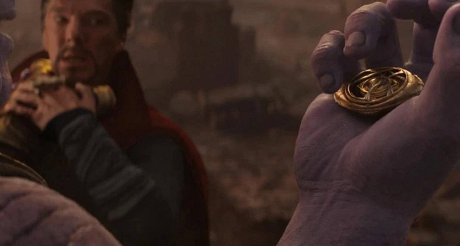 Thanos momentos antes de destruir el Ojo de Agamotto en Infinity War
