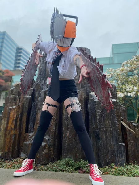 Esta artista cosplayer ha mostrado cómo luciría una Chainsaw Woman