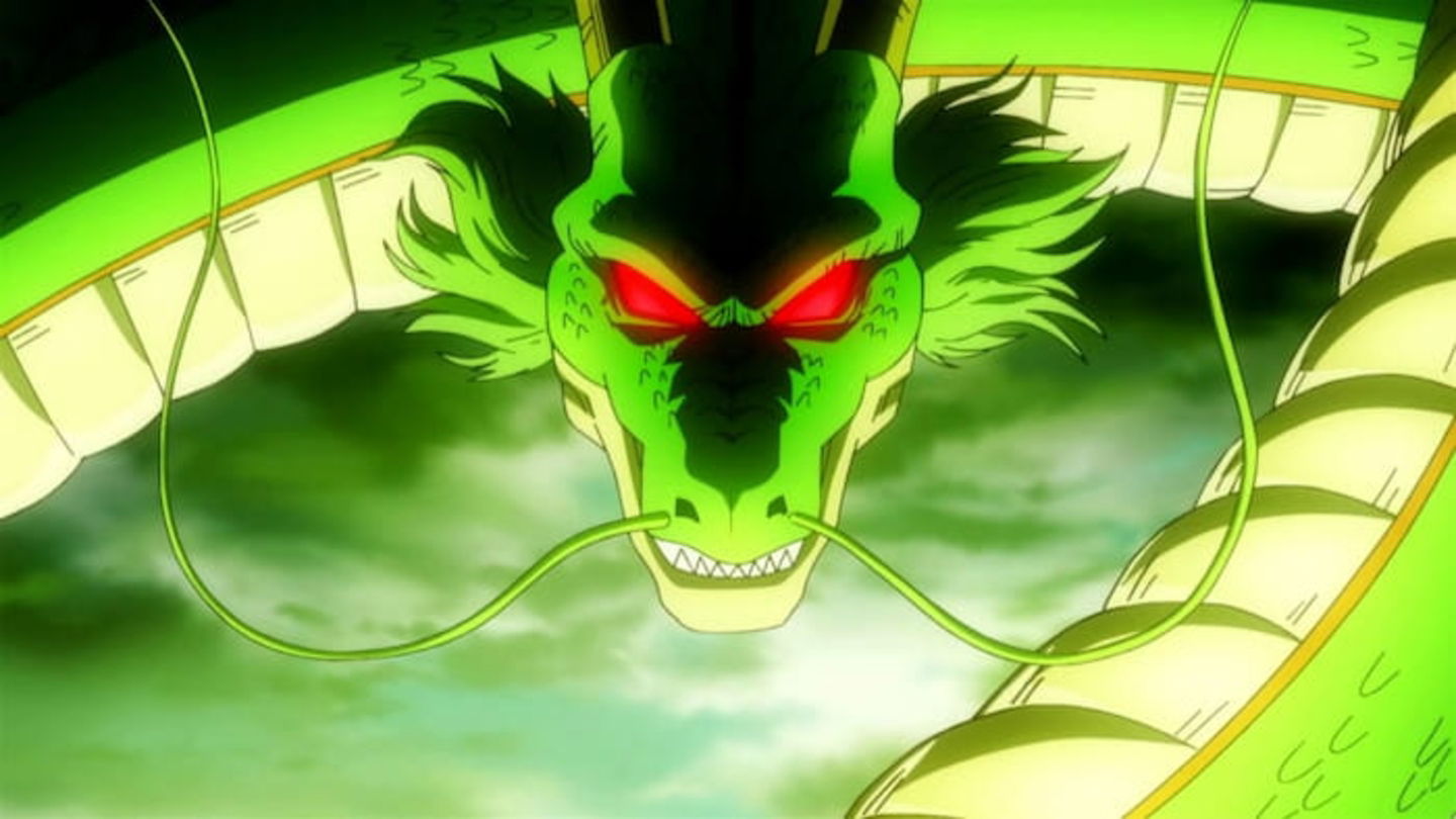 LowCostCosplay le da rienda suelta a su imaginación al recrear al icónico Shenron a través de un hilarante cosplay