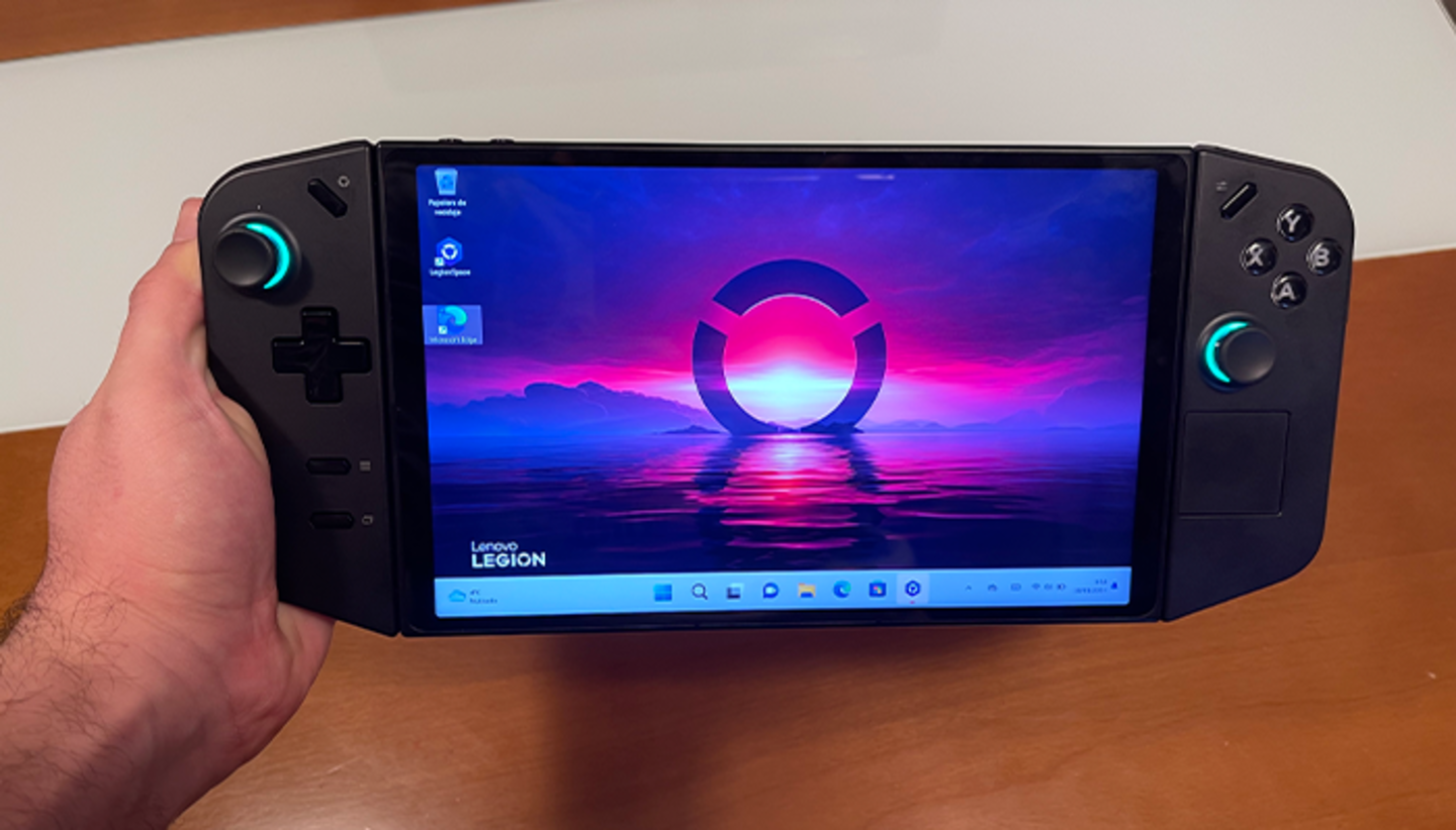 Lenovo Legion Go, la consola portátil que es una mezcla de Nintendo Switch  y Steam Deck