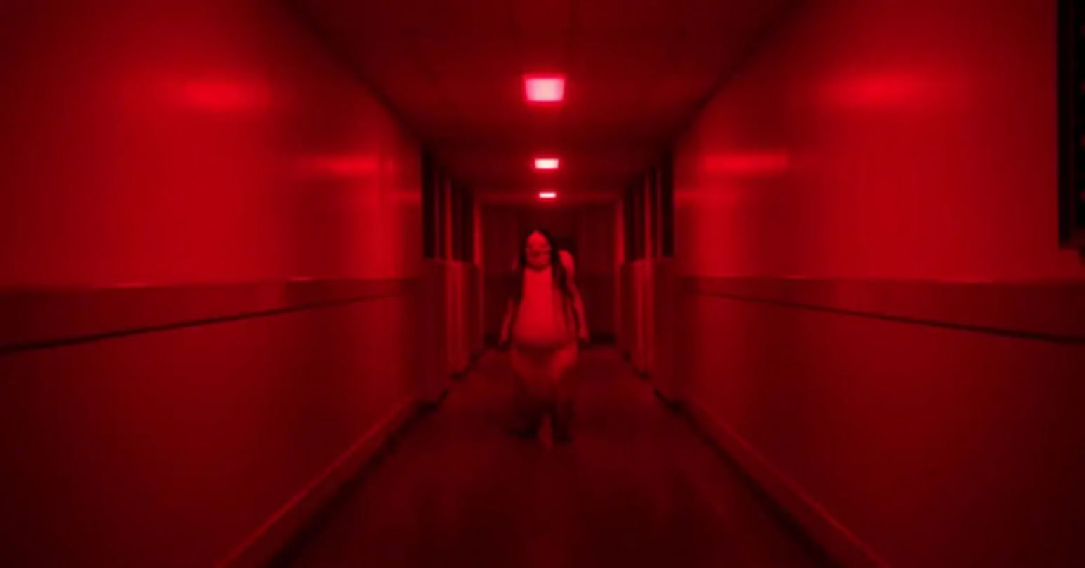La iluminación roja también es una táctica muy utilizada en el cine de terror