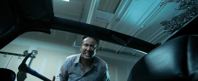 Nicolas Cage se ha vuelto loco e intenta asesinar a sus hijos en esta comedia de terror