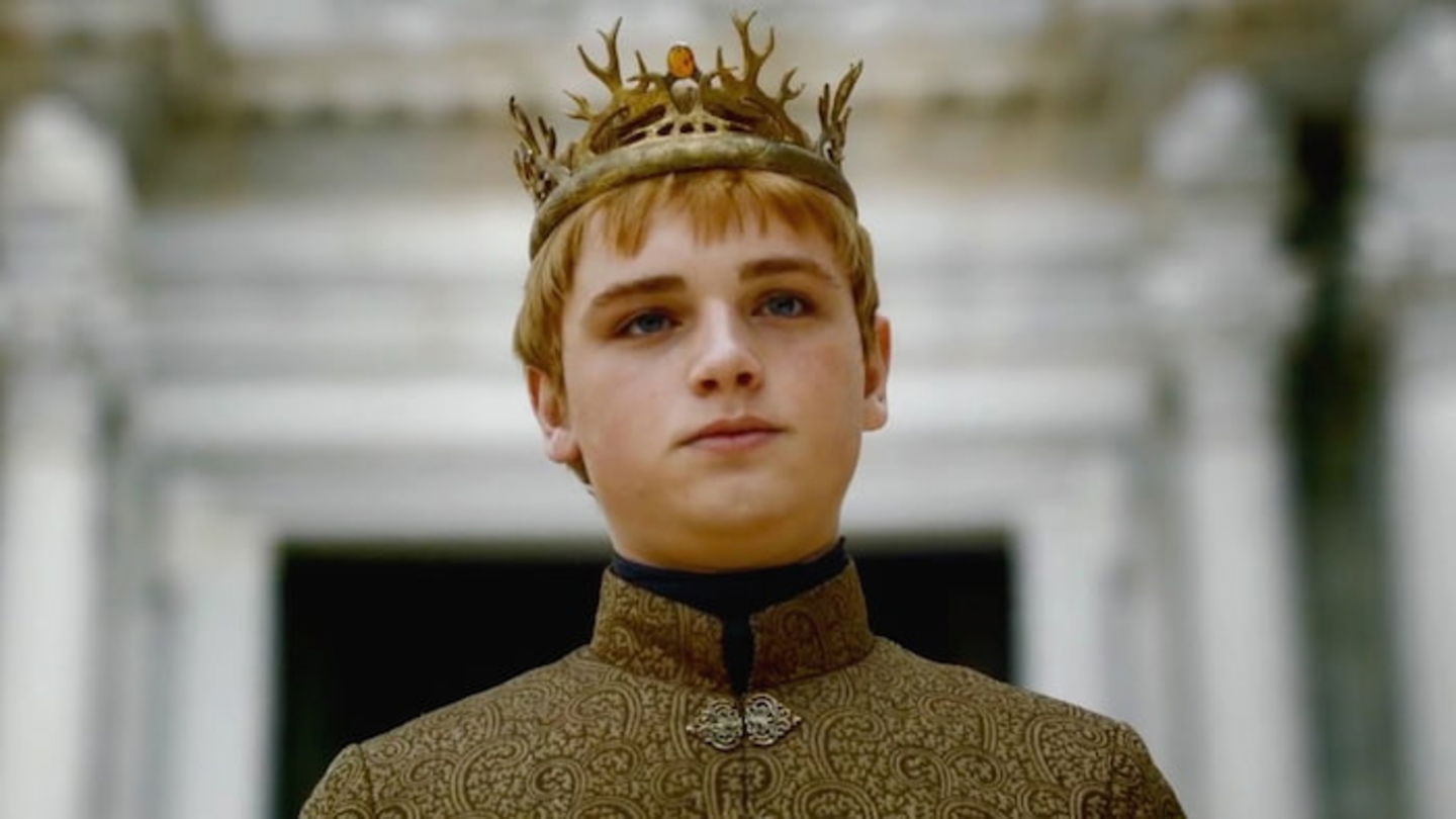 Tommen es hermano de Joffrey e hijo de Cersei