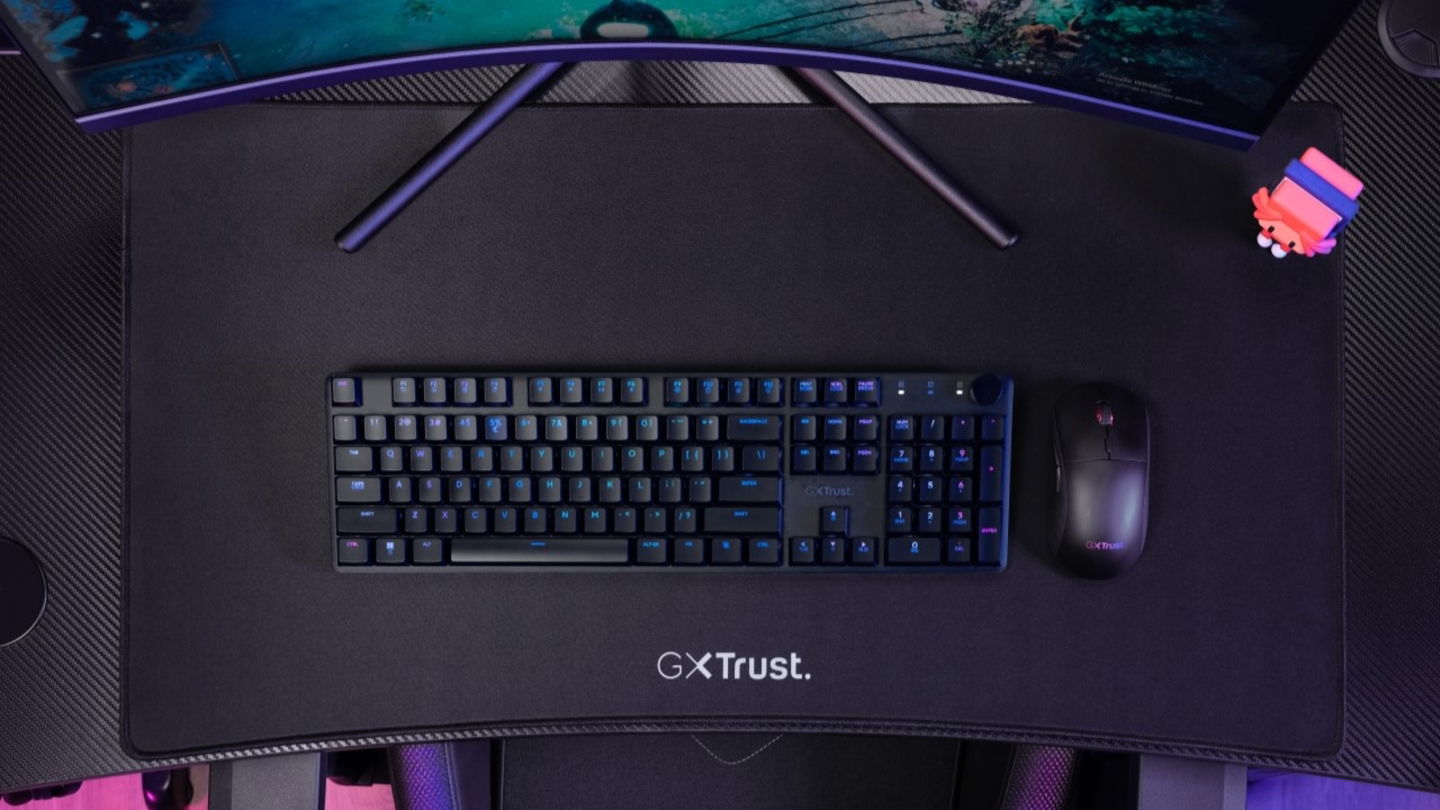 Trust presenta su nueva mesa gaming RGB Luminus Pro