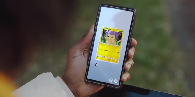 Pokémon JCC Pocket cuenta con un curioso detalle en los idiomas de una de sus mecánicas