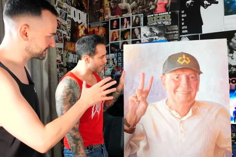 ElXokas responde a los que le critican por haberle dado en público a Jordi Wild el retrato de su padre ElXokas responde a los que le critican por haberle dado en público a Jordi Wild el retrato de su padre