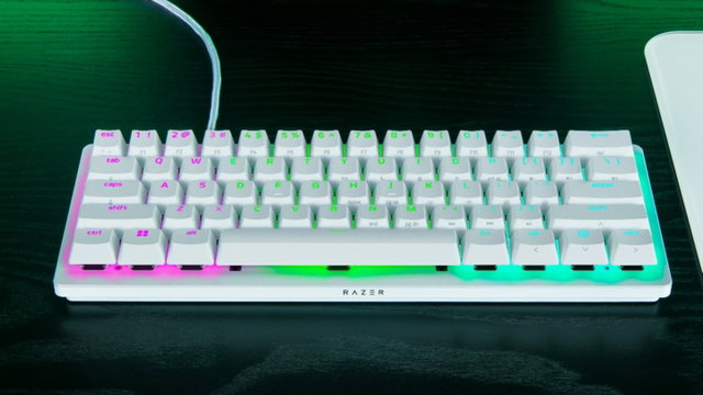 Razer ha lanzado un nuevo teclado 60% en color blanco con una enorme sorpresa