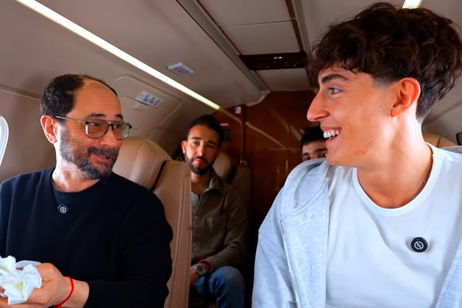 Plex vuelve a comenzar su tercera vuelta al mundo con un jet privado y con "Antonio Recio" como acompañante Plex vuelve a comenzar su tercera vuelta al mundo con un jet privado y con "Antonio Recio" como acompañante