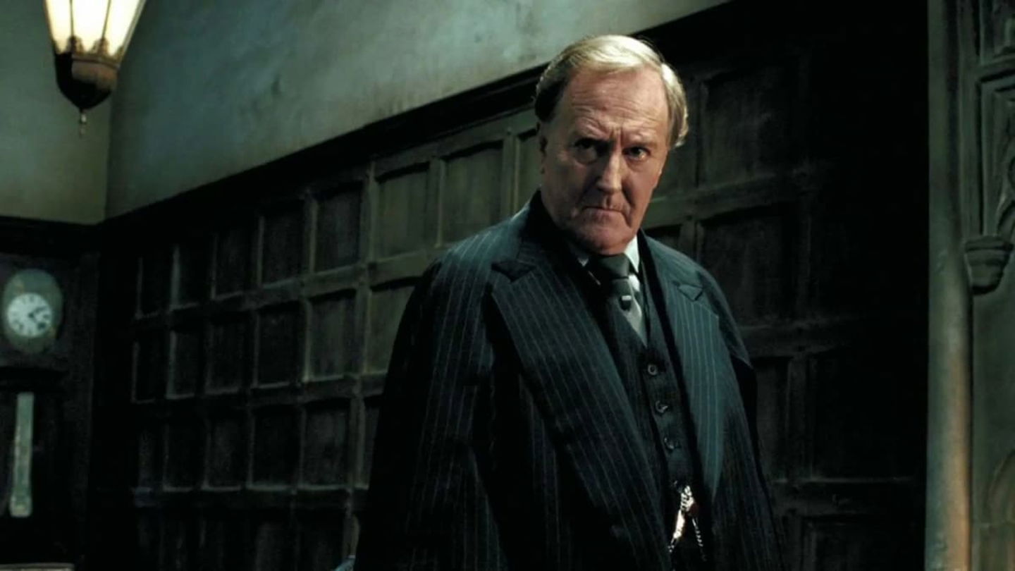 Cornelius Fudge es un personaje que debutó en la segunda película/libro de la franquicia