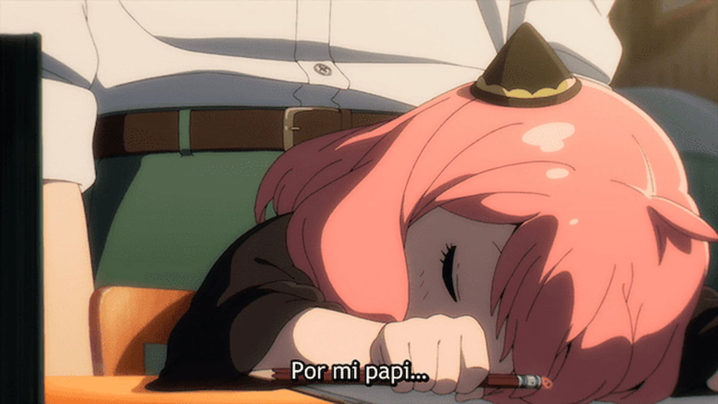 Anya se esfuerza mucho por cumplir con los estándares y apoyar a su papá