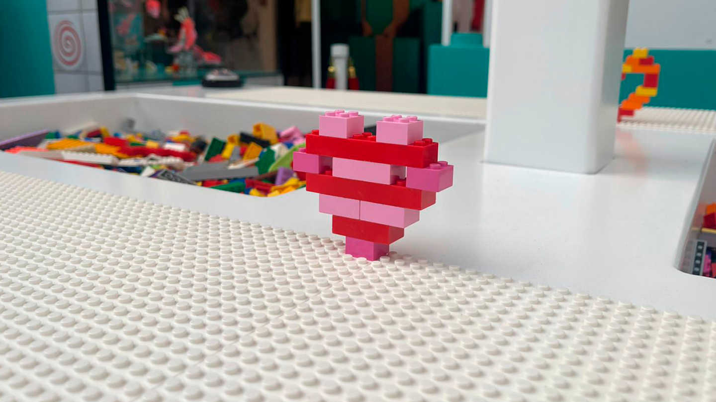 LEGO y La Vaguada inauguran una de las experiencia navideñas del año en Madrid: con actividades, sorteos y más