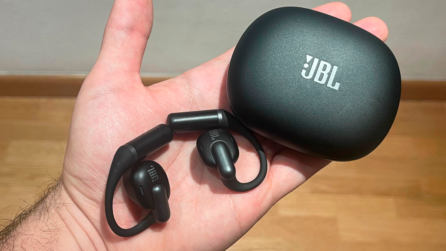 Jamás me hubiese comprado unos auriculares ‘open-ear’, pero estos me han hecho replantearme todo. Análisis de JBL Sense Pro